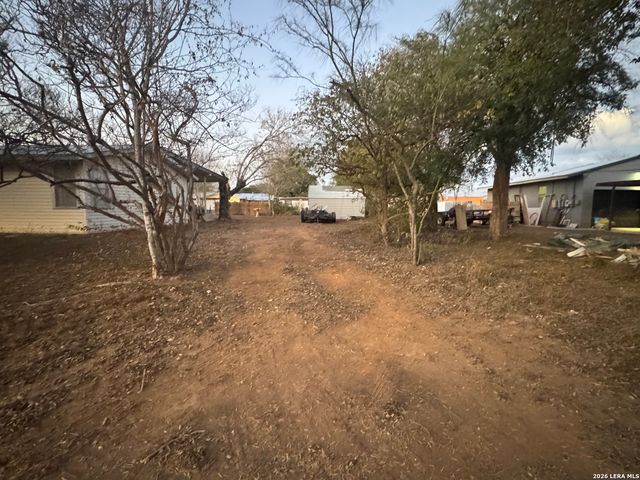 504 N Cedar, Pearsall, TX 78061