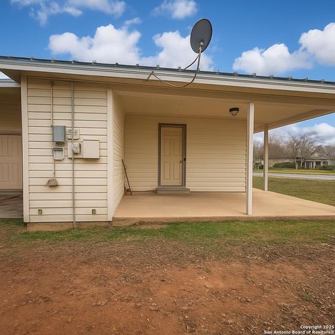 504 N Cedar, Pearsall, TX 78061