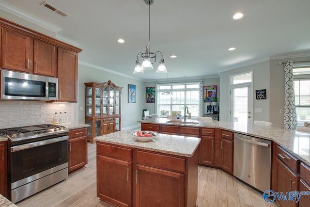 7619 Flint Crossing Circle, Owens Cross Roads, AL 35763