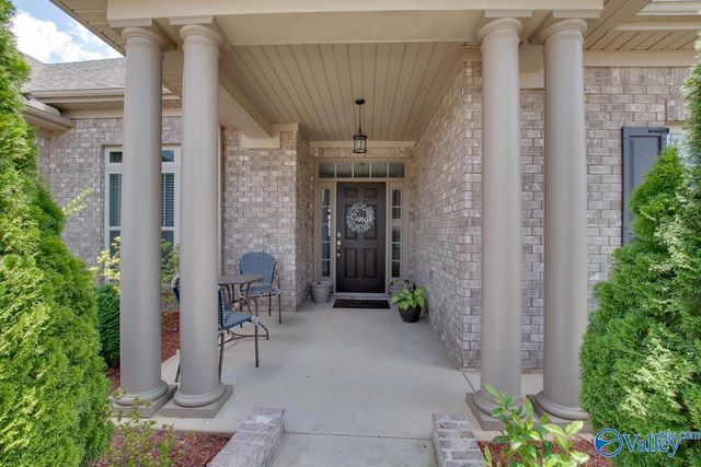 7619 Flint Crossing Circle, Owens Cross Roads, AL 35763