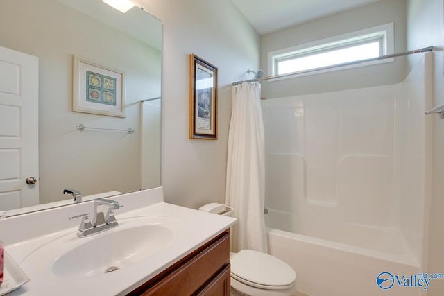 7619 Flint Crossing Circle, Owens Cross Roads, AL 35763