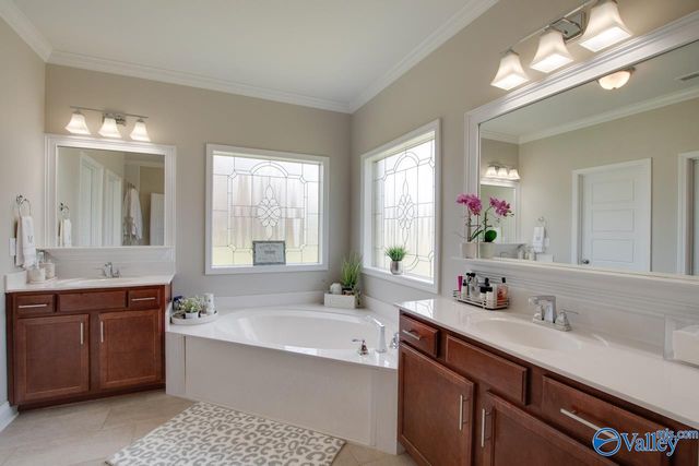 7619 Flint Crossing Circle, Owens Cross Roads, AL 35763