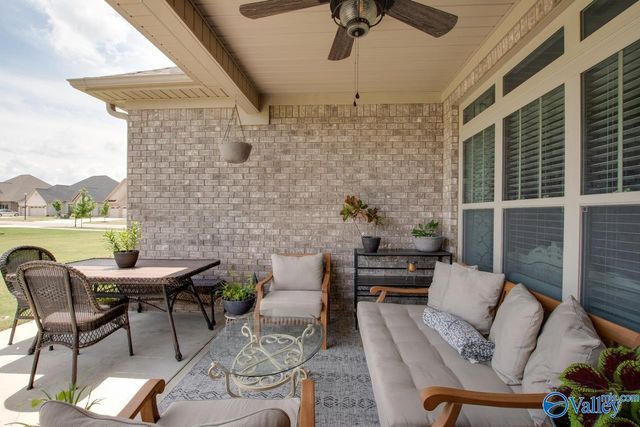 7619 Flint Crossing Circle, Owens Cross Roads, AL 35763