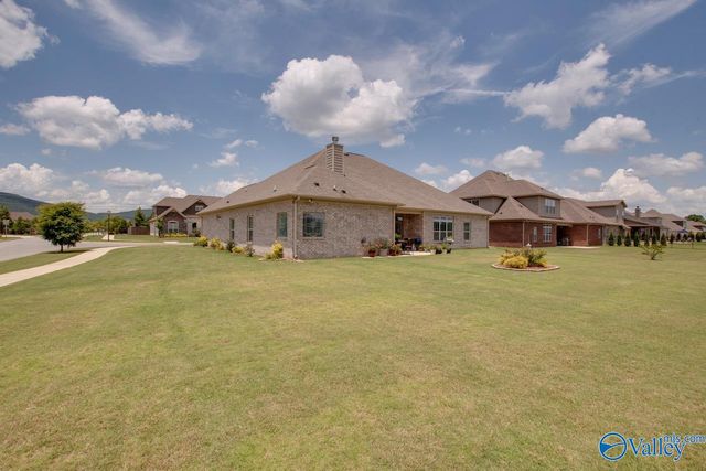 7619 Flint Crossing Circle, Owens Cross Roads, AL 35763