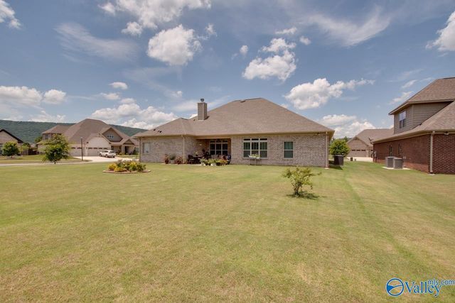 7619 Flint Crossing Circle, Owens Cross Roads, AL 35763