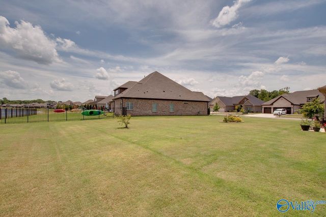 7619 Flint Crossing Circle, Owens Cross Roads, AL 35763