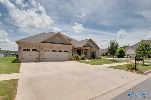 7619 Flint Crossing Circle, Owens Cross Roads, AL 35763