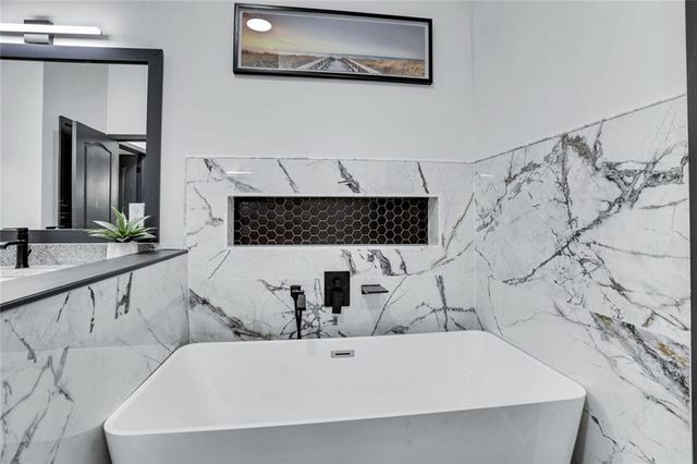 390 17th Street NW 6006, Atlanta, GA 30363