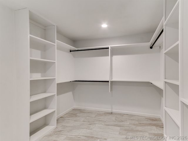 2813 S 88th East Avenue E, Tulsa, OK 74129