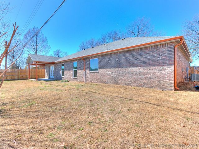 2813 S 88th East Avenue E, Tulsa, OK 74129