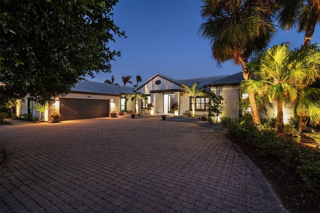 355 W ROYAL FLAMINGO DRIVE, Sarasota, FL 34236