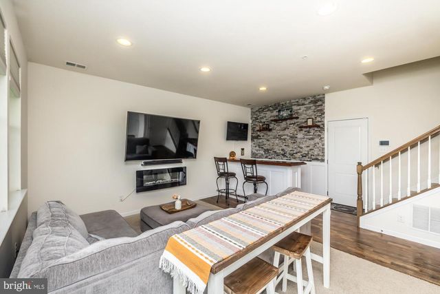 321 DAWSON PL, Downingtown, PA 19335