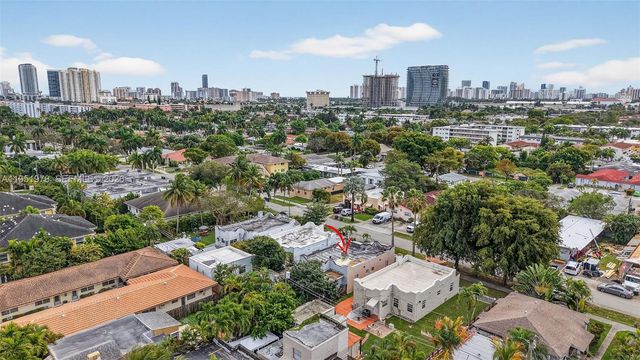 623 NE 4th St, Hallandale Beach, FL 33009