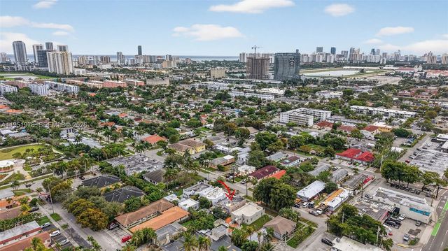 623 NE 4th St, Hallandale Beach, FL 33009