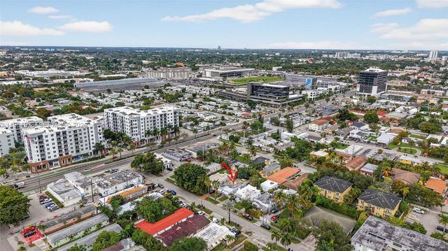 623 NE 4th St, Hallandale Beach, FL 33009