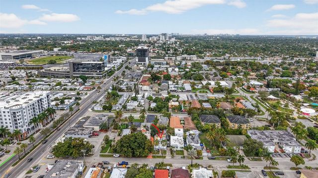 623 NE 4th St, Hallandale Beach, FL 33009