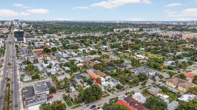 623 NE 4th St, Hallandale Beach, FL 33009