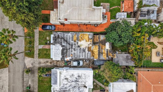 623 NE 4th St, Hallandale Beach, FL 33009