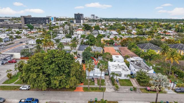 623 NE 4th St, Hallandale Beach, FL 33009