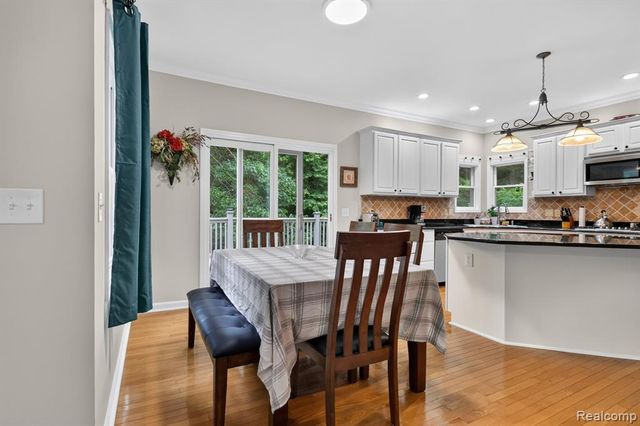 7943 Debora Drive, Brighton, MI 48114