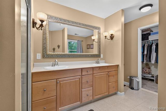 7943 Debora Drive, Brighton, MI 48114