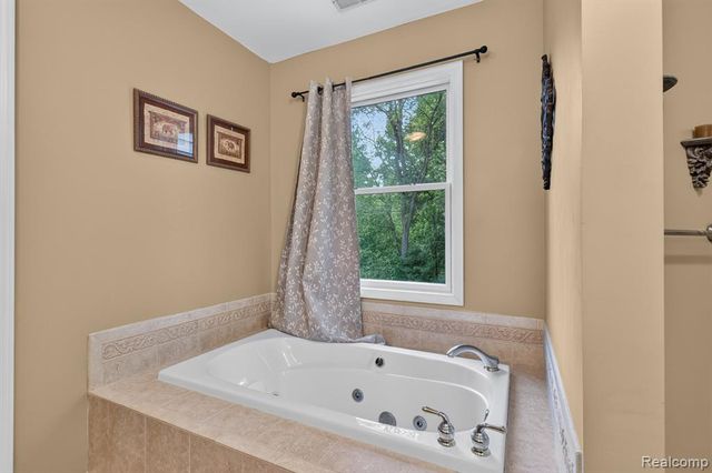 7943 Debora Drive, Brighton, MI 48114