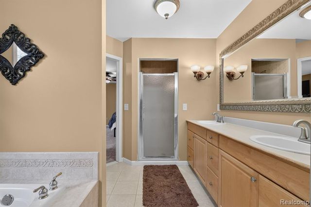 7943 Debora Drive, Brighton, MI 48114