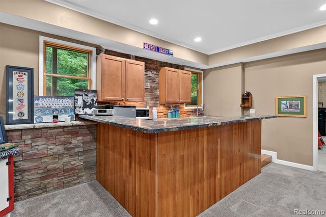 7943 Debora Drive, Brighton, MI 48114