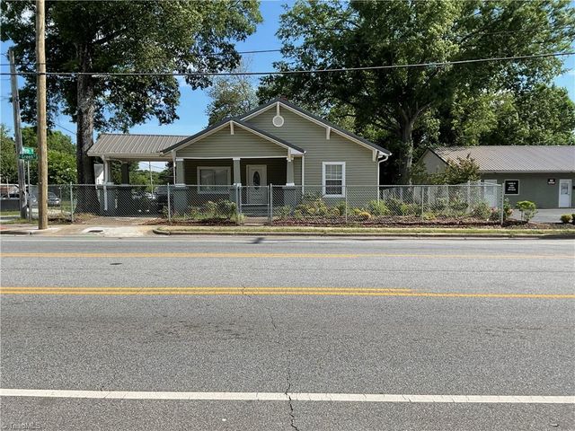 2012 Green Drive, High Point, NC 27260