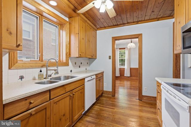 812 S GLEBE RD, Arlington, VA 22204