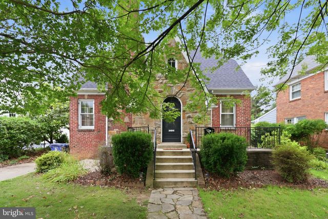 812 S GLEBE RD, Arlington, VA 22204