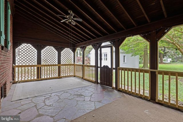 812 S GLEBE RD, Arlington, VA 22204