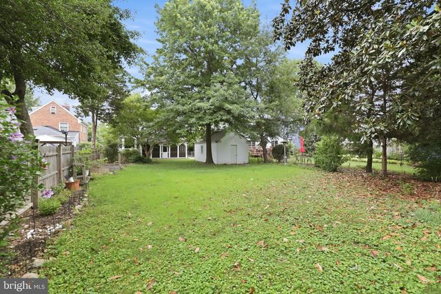 812 S GLEBE RD, Arlington, VA 22204