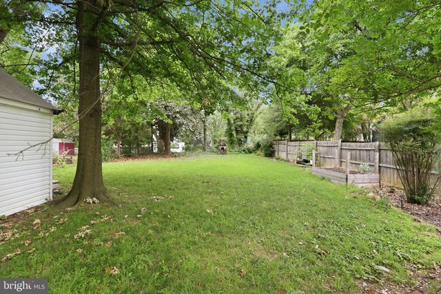 812 S GLEBE RD, Arlington, VA 22204