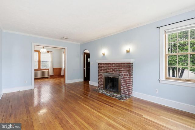 812 S GLEBE RD, Arlington, VA 22204