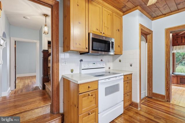 812 S GLEBE RD, Arlington, VA 22204