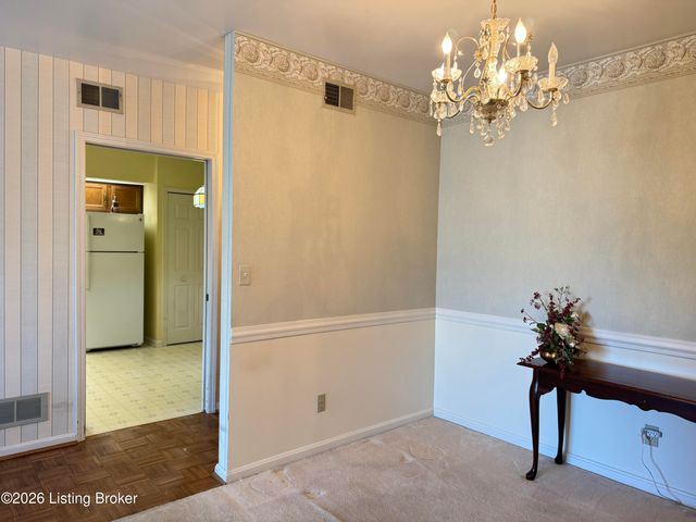 1612 Gardiner Ln 113, Louisville, KY 40205