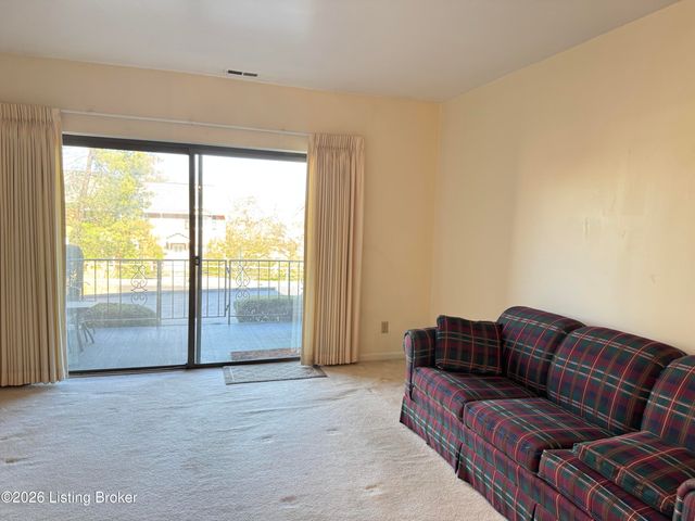 1612 Gardiner Ln 113, Louisville, KY 40205