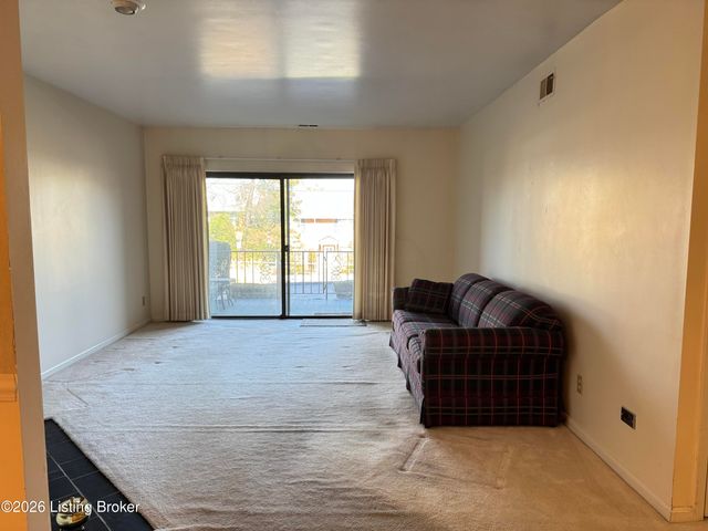 1612 Gardiner Ln 113, Louisville, KY 40205