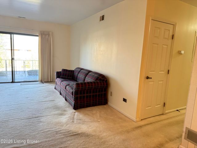 1612 Gardiner Ln 113, Louisville, KY 40205