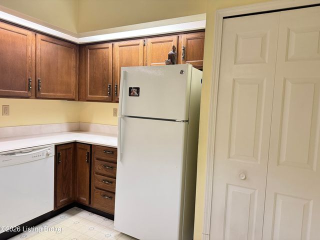 1612 Gardiner Ln 113, Louisville, KY 40205