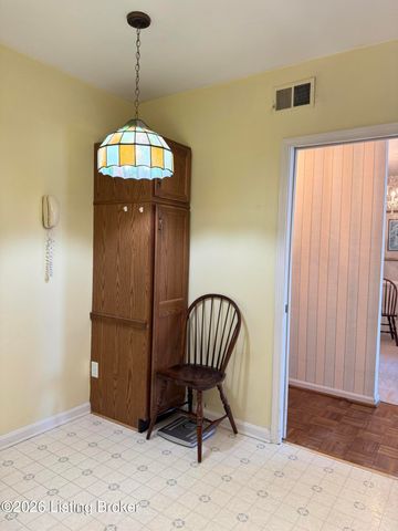 1612 Gardiner Ln 113, Louisville, KY 40205