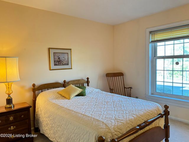 1612 Gardiner Ln 113, Louisville, KY 40205