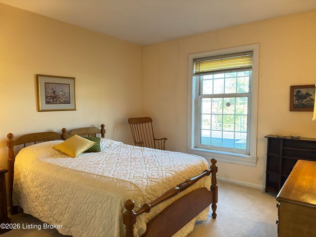 1612 Gardiner Ln 113, Louisville, KY 40205