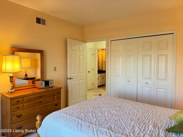 1612 Gardiner Ln 113, Louisville, KY 40205