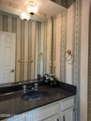 1612 Gardiner Ln 113, Louisville, KY 40205