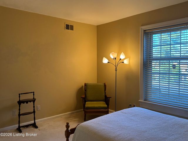 1612 Gardiner Ln 113, Louisville, KY 40205