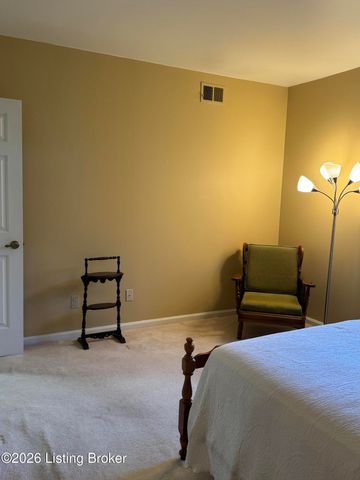 1612 Gardiner Ln 113, Louisville, KY 40205