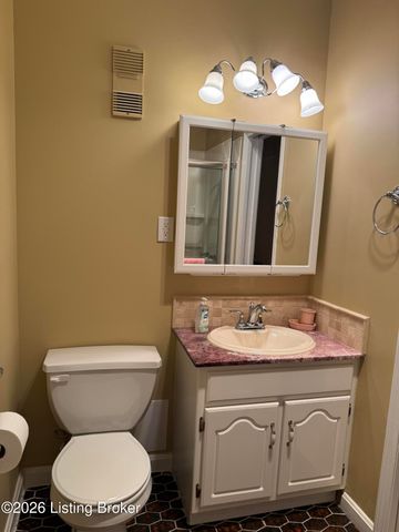 1612 Gardiner Ln 113, Louisville, KY 40205