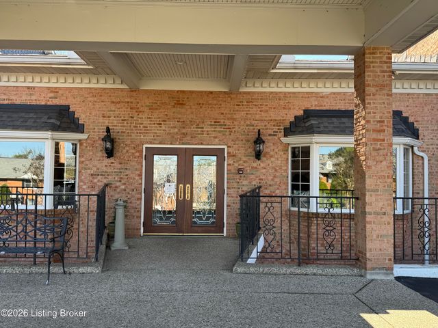 1612 Gardiner Ln 113, Louisville, KY 40205